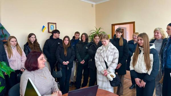 Від теорії до практики: студенти-обліковці у Млинівській податковій